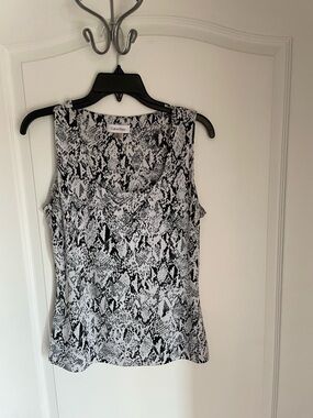 Calvin Klein Black & White Sleeveless Blouse Top  Shirt Size Medium